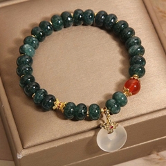 Vòng tay hạt bàn tính ngọc bích nước xanh tự nhiên – Sang trọng, tinh tế, cổ điển TS167250