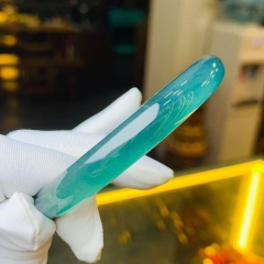Vòng nguyên khối ngọc Phỉ Thuý cao băng chủng type A