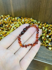 Vòng tay hổ phách