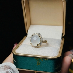 Nhẫn Phỉ Thúy Băng Trắng Vàng 14K – Vẻ Đẹp Thanh Khiết & Sang Trọng