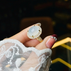 Nhẫn Phỉ Thúy Băng Trắng Vàng 14K – Vẻ Đẹp Thanh Khiết & Sang Trọng