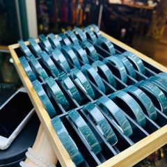 Vòng Bản Vuông Lam Băng Ngọc – Sắc Xanh Thanh Khiết, Đẳng Cấp Thượng Lưu