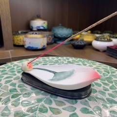 Đĩa Đốt Nhang Tăm Cánh Sen & Hạt Sen – Gốm Sứ Thủ Công Cao Cấp