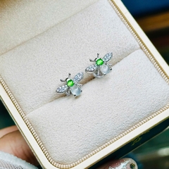 Khuyên Tai Bạc 925 Phỉ Thúy Lục Đế – Dáng Con Ong Tinh Xảo