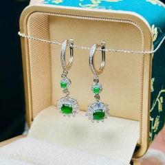 Khuyên Tai Bạc Phỉ Thúy Lục Đế – Vẻ Đẹp Sang Trọng, Quyền Quý