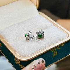 Khuyên Tai Bạc Phỉ Thúy Lục Đế – Vẻ Đẹp Sang Trọng & Bình An