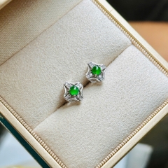 Khuyên Tai Bạc Phỉ Thúy Lục Đế – Vẻ Đẹp Sang Trọng & Bình An
