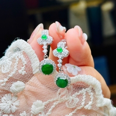Khuyên Tai Bạc Phỉ Thúy Lục Đế – Vẻ Đẹp Sang Trọng & Phong Thủy