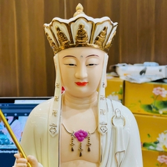 Tượng Địa Tạng Vương Bồ Tát Sứ Trắng Viền Vàng – Trang Nghiêm & Thanh Tịnh