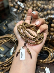 Chuỗi Trầm Hải Nam Nổi 4li – Tinh Hoa Đất Trời & Tâm Linh Hội Tụ