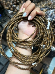 Chuỗi Trầm Hải Nam Nổi 4li – Tinh Hoa Đất Trời & Tâm Linh Hội Tụ