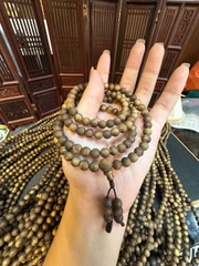 Chuỗi Trầm Hải Nam Nổi 6.5li 108 Hạt – Tinh Hoa Đất Trời & Tâm Linh Hội Tụ