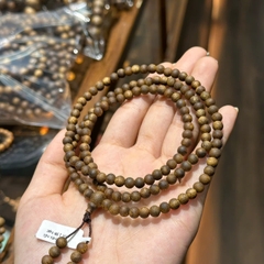 Chuỗi Trầm Hải Nam Nổi 5li 108 Hạt – Tinh Hoa Đất Trời & Tâm Linh Hội Tụ