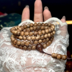 Chuỗi Trầm Hương Sớ Ngang 6 Li – Vẻ Đẹp Mộc Mạc & Tinh Tế