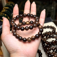 Chuỗi Trầm Sánh Tròn 10li – Tinh Hoa Trầm Việt & Năng Lượng Bình An