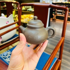 Ấm Tử Sa Dáng Thạch Hồ – Tinh Hoa Trà Đạo & Nghệ Thuật Đất Nung