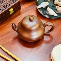 Ấm Tử Sa Dáng Thạch Hồ – Nghệ Thuật Trà Đạo Cổ Điển & Tinh Tế