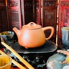 Ấm Tử Sa Nghi Hưng – Nghệ Thuật Trà Đạo Cổ Điển & Tinh Xảo