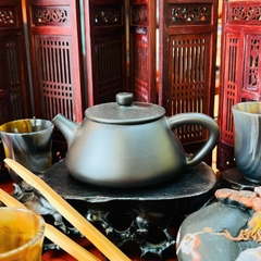 Bộ Ấm Tử Sa Tùng Hạc Diên Niên – Tuyệt Tác Trà Đạo Cổ Điển