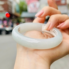 Vòng Nguyên Khối Phỉ Thúy Băng Trắng Type A – Tuyệt Tác Băng Tâm Thanh Khiết