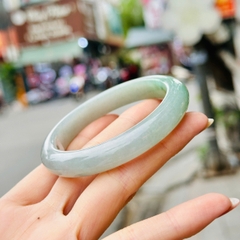 Vòng Nguyên Khối Phỉ Thúy Băng Điểm Lục – Vẻ Đẹp Thanh Khiết & Quý Phái