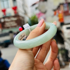 Vòng Phỉ Thúy Xanh Mùa Xuân (Type A) – Tuyệt Tác Ngọc Thiên Nhiên