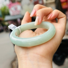 Vòng Phỉ Thúy Xanh Mùa Xuân (Type A) – Tuyệt Tác Ngọc Thiên Nhiên