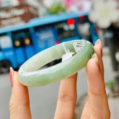 Vòng Ngọc Phỉ Thúy Nếp Băng Nền Lục Táo Type A – Sắc Xanh Thời Thượng & Quý Phái