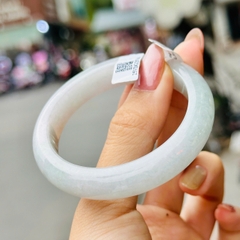 Vòng Ngọc Phỉ Thúy Nếp Băng Phớt Lục Type A – Vẻ Đẹp Thanh Tao & Qúy Phái