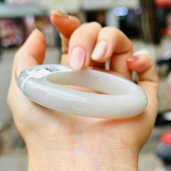 Vòng Ngọc Phỉ Thúy Nếp Băng Phớt Lục Type A – Vẻ Đẹp Thanh Tao & Qúy Phái