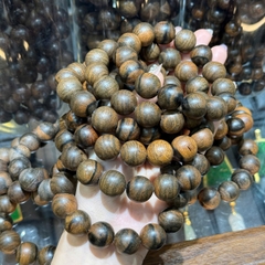 Chuỗi Trầm Hương Dó Dằn 16mm – Tinh Hoa Đại Ngàn & Phong Thủy Bình An