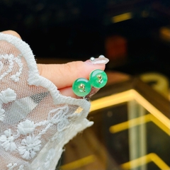 Khuyên Phúc Lộc Tình Phỉ Thuý Băng Xanh Táo V10K – Sắc Xuân Vĩnh Cửu