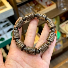 Vòng Tay Trầm Hương Trúc CNC Chữ Vạn 12li – Tinh Hoa Phong Thủy & An Nhiên