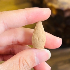 Nhang Nụ Trầm Hương Búp Sen (Hộp 80 Nụ) – Trầm Hương Nguyên Chất Tẩy Uế, Xông Nhà, Thư Giãn