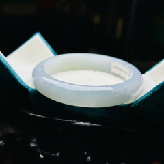 Vòng Ngọc Phỉ Thuý Băng Trắng Type A – Vẻ Đẹp Thanh Khiết & Sang Trọng