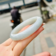 Vòng Ngọc Phỉ Thuý Băng Trắng Type A – Vẻ Đẹp Thanh Khiết & Sang Trọng