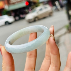 Vòng Ngọc Phỉ Thuý Băng Trắng Type A – Vẻ Đẹp Thanh Khiết & Sang Trọng