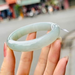 Vòng Bản Tròn Khối Phỉ Thuý Băng Type A – Vẻ Đẹp Thanh Khiết & Sang Trọng