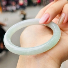 Vòng Ngọc Phỉ Thuý Băng Bản Đũa Type A – Vẻ Đẹp Thanh Khiết & Sang Trọng