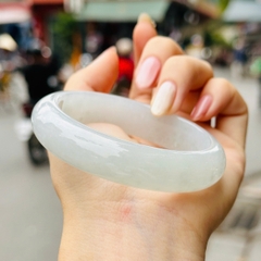 Vòng Bản Tròn Phỉ Thuý Băng Trắng Type A – Vẻ Đẹp Thanh Khiết & Sang Trọng