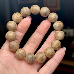 Vòng Trầm Hương Rừng Campuchia 14.5mm – Tinh Hoa Đại Ngàn & Vượng Khí