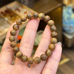 Vòng Tay Trầm Hương Indo Tarakan 8li – Tinh Hoa Đại Ngàn & Năng Lượng Bình An