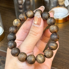 Vòng Trầm Hương Banh Campuchia 12mm – Tinh Hoa Thiên Nhiên & Đẳng Cấp Hội Tụ