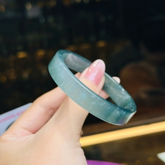 Vòng Tay Ngọc Phỉ Thúy Lam Băng (Jadeite Type A) – Bản Vuông Sang Trọng & Đẳng Cấp