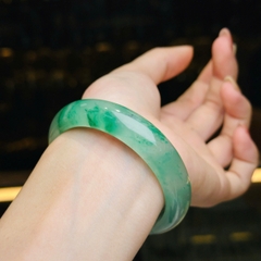 Vòng Ngọc Khối Du Long (Sơn Thủy) – Vẻ Đẹp Quyền Quý & Vĩnh Cửu