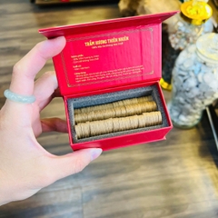 Nhang Thiền, Nhang Trầm Hương Tạo Hình Người Thiền (hộp đỏ) – Độc Bản Thanh Tịnh.
