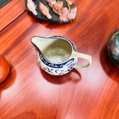 Ấm Châm Trà Gốm Sứ Hoa Văn Cổ Điển – Nét Đẹp Tinh Tế & Sang Trọng