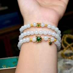 Phỉ thuý trắng 6,5mm mix charm v18k