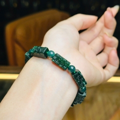 Vòng lu thống phỉ thuý vuông khắc hoa văn