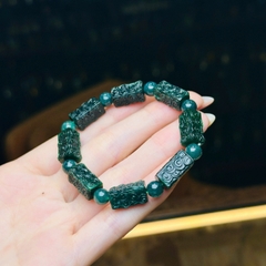 Vòng lu thống phỉ thuý vuông khắc hoa văn